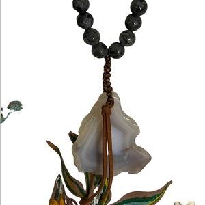 For the girl who loves agate rocks.💙